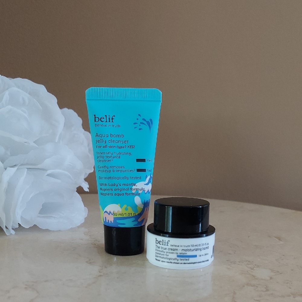 Belif Aqua Bomb Jelly Cleanser & The True Cream Moisturizing Bomb Miniature Set